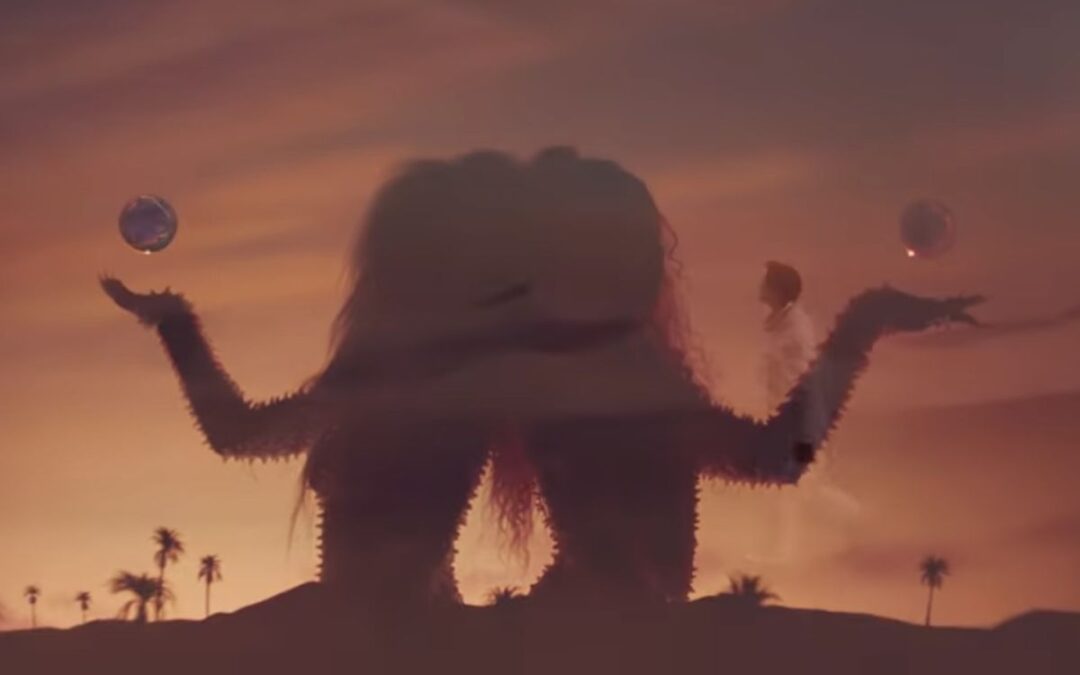 Doja Cat and SZA seen in amazing “Kiss Me More” video